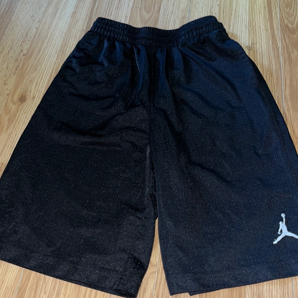 Boys Xl (14/16) fits like men’s small